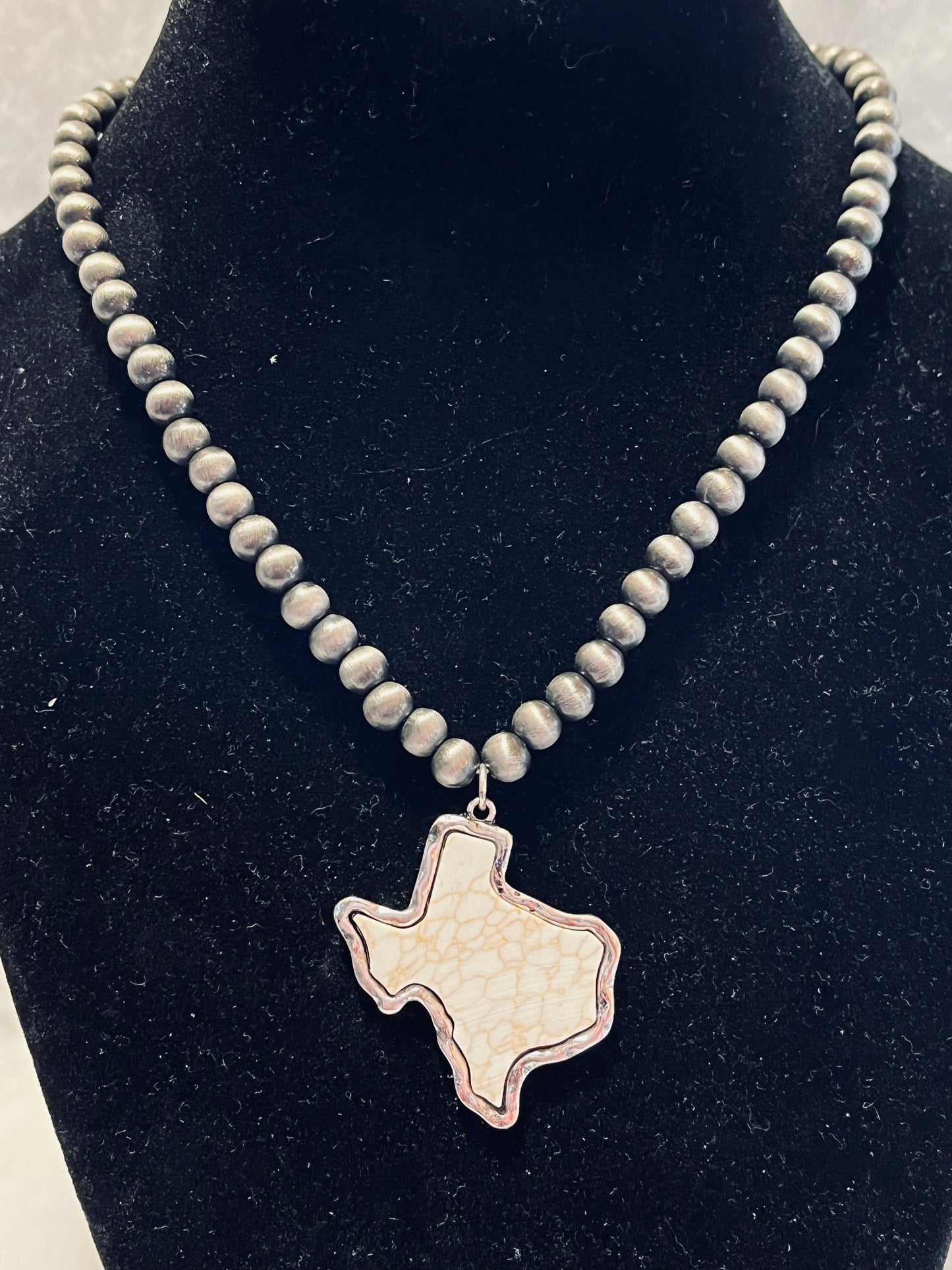 White Texas Navajo Pearl Necklace